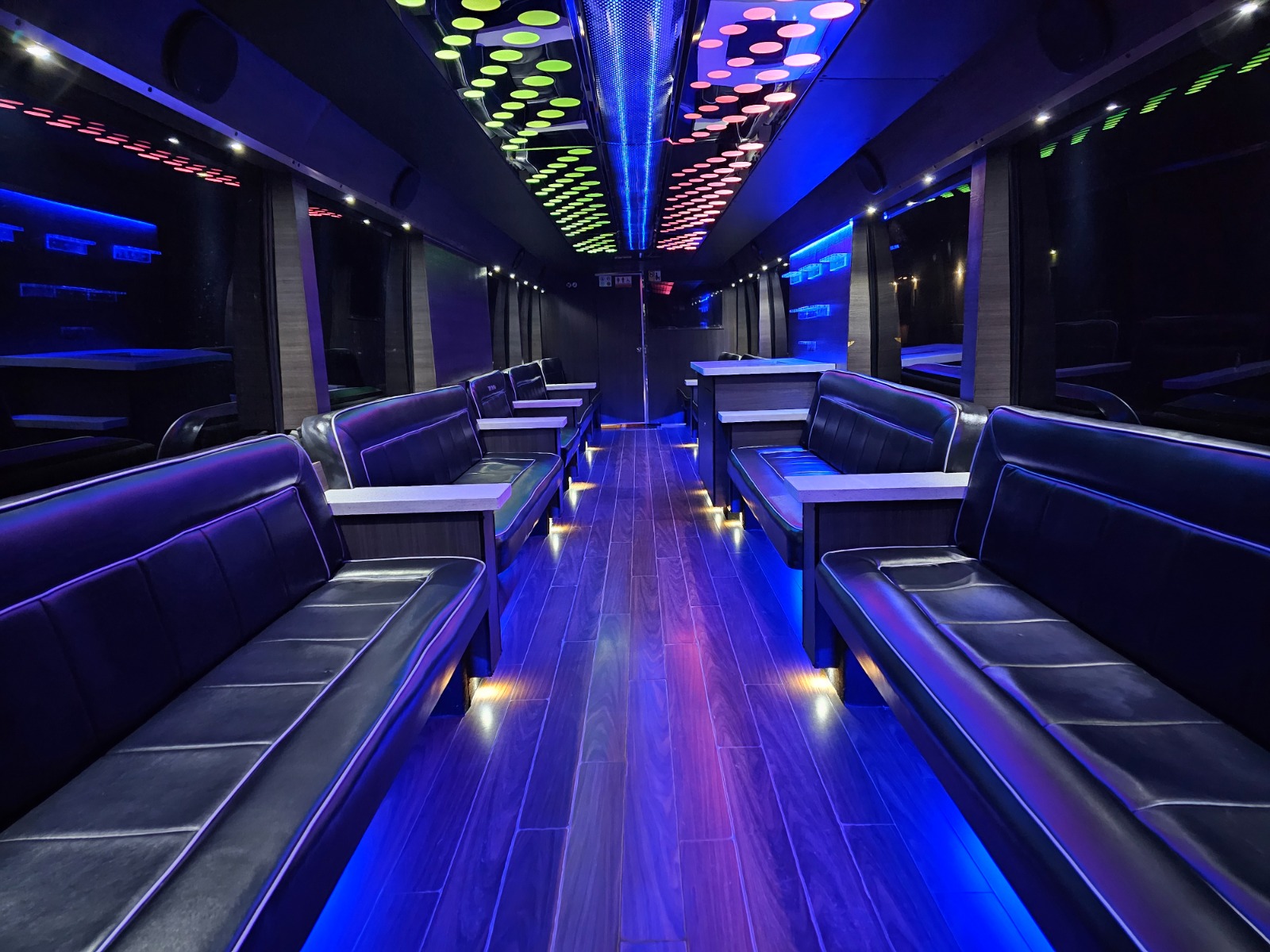 Top 10 Reasons to Choose a Toronto Limo Service